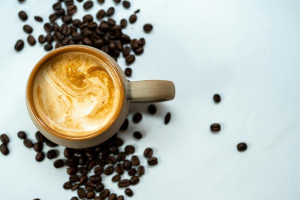 Le peignoir satin femme : confort et élégance à la maison