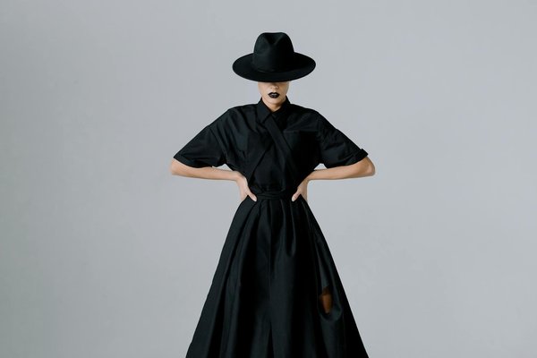 Découvrez les tendances des robes longues féminines : style et bien-être !